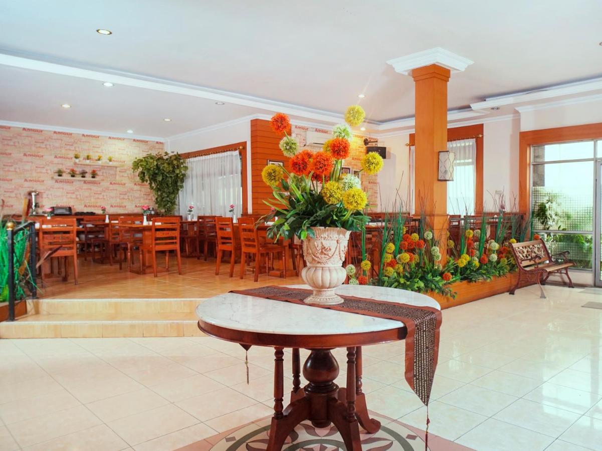 Capital O 142 Hotel Al Furqon Syariah Palembang Exterior photo